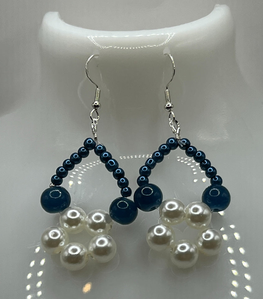 Faux Pearl Flower Jewellery Set image 3