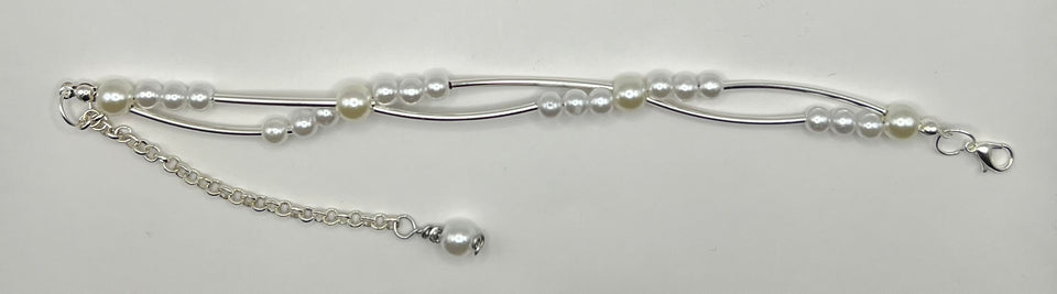 The Curved Faux Glass Pearls Bracelet image 1